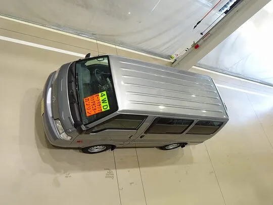 ボンゴバン DX 1t 4WD 2/5人乗り 5ドア ガソリン