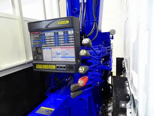 エルフ 2.75t 高床 標準ロング タダノ4段クレーン付