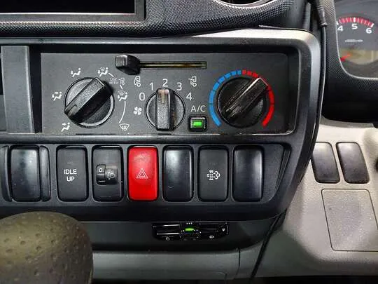 ダイナ 1.2t 4WD JL Sタイヤ 平ボデー