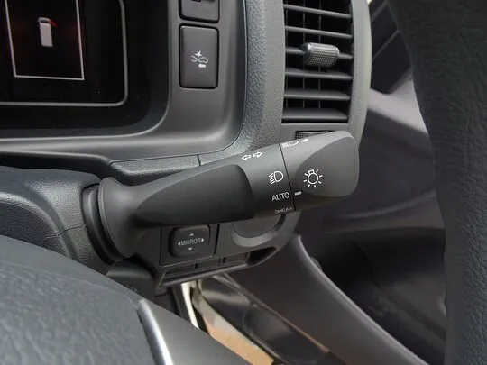 ハイエースバン DX 1t 4WD 3/6人乗り 5ドア 未使用車