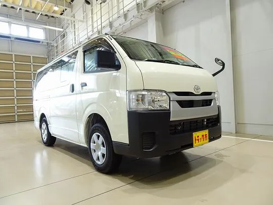 ハイエースバン DX 1t 4WD 3/6人乗り 5ドア 未使用車