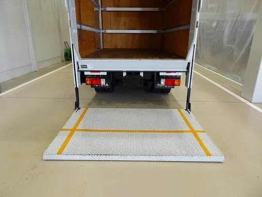 ダイナ 2t FJL 標準 アルミバン 垂直PG付