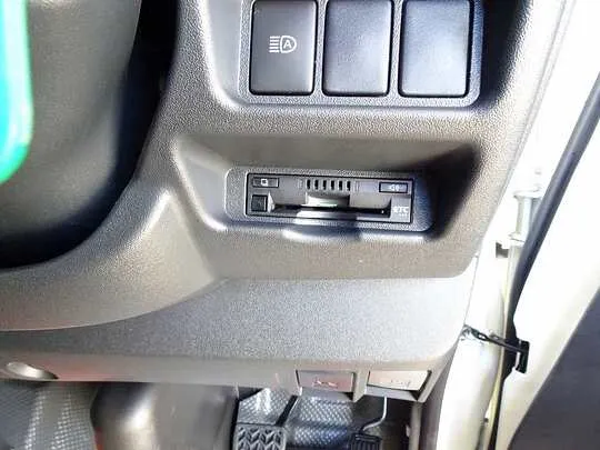 ハイエースバン DX GL-P 1t 4WD 3/6人乗り 5ドア 未使用車