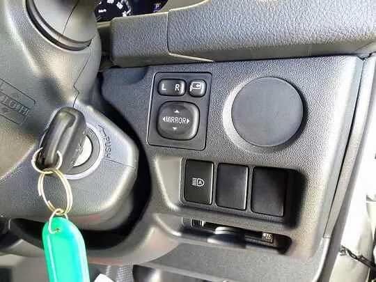 ハイエースバン DX GL-P 1t 4WD 3/6人乗り 5ドア 未使用車
