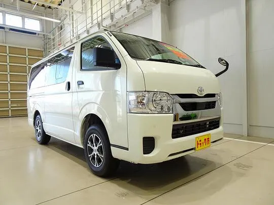 ハイエースバン DX GL-P 1t 4WD 3/6人乗り 5ドア 未使用車