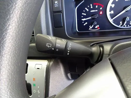 ハイエースバン DX GL-P 1t 4WD 3/6人乗り 5ドア 未使用車