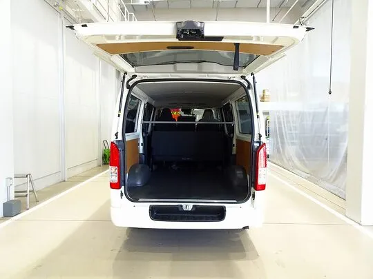ハイエースバン DX GL-P 1t 4WD 3/6人乗り 5ドア 未使用車