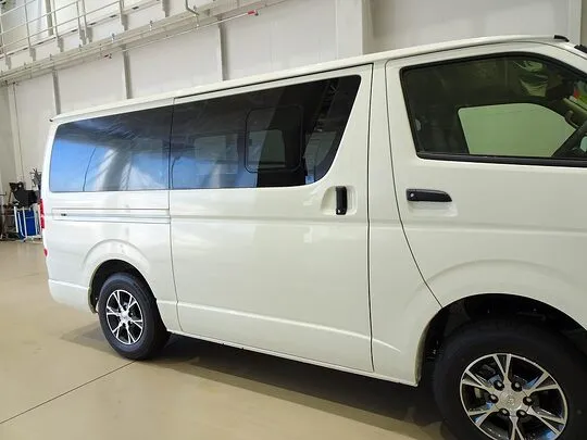 ハイエースバン DX GL-P 1t 4WD 3/6人乗り 5ドア 未使用車