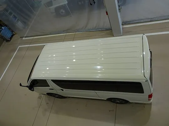 ハイエースバン DX GL-P 1t 4WD 3/6人乗り 5ドア 未使用車