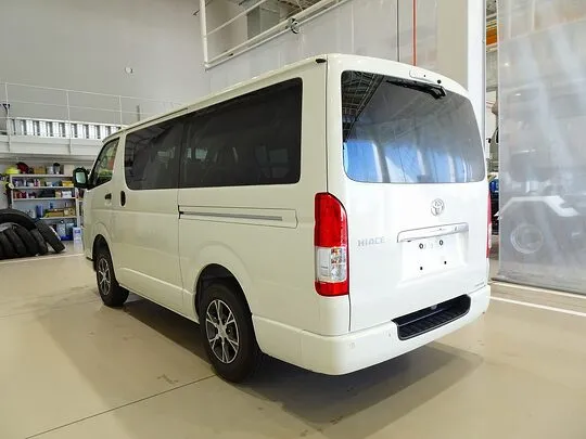 ハイエースバン DX GL-P 1t 4WD 3/6人乗り 5ドア 未使用車