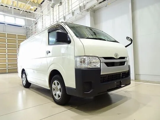 ハイエースバン DX 1t 4WD 中温冷凍車 3人乗り 4ドア