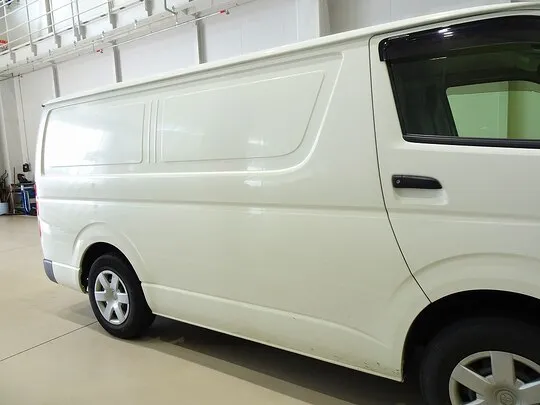 ハイエースバン DX 1t 4WD 中温冷凍車 3人乗り 4ドア