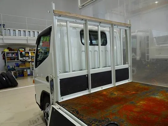キャンター 2t 4WD 全低床 標準ロング 平ボデー