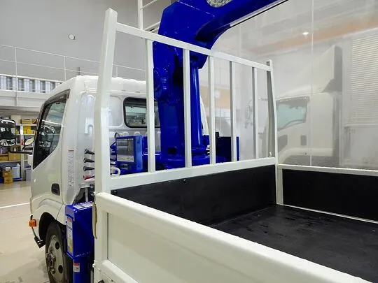 デュトロ 2t 4WD FJL 標準セミロング タダノ4段クレーン付