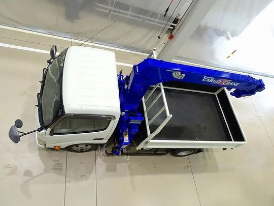 デュトロ 2t 4WD FJL 標準セミロング タダノ4段クレーン付