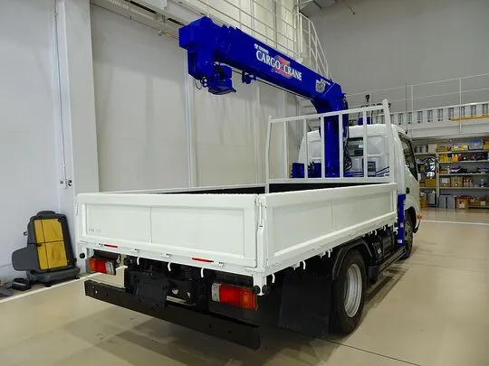 デュトロ 2t 4WD FJL 標準セミロング タダノ4段クレーン付