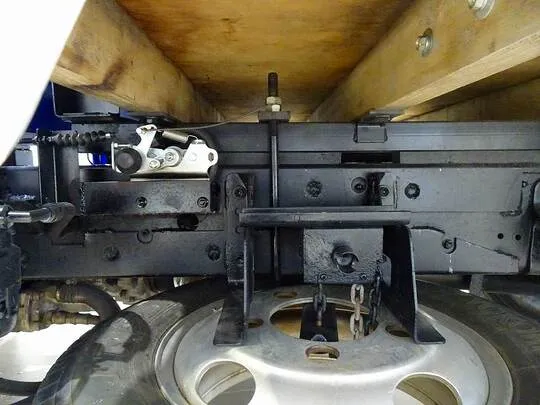 デュトロ 2t 4WD FJL 標準セミロング タダノ4段クレーン付