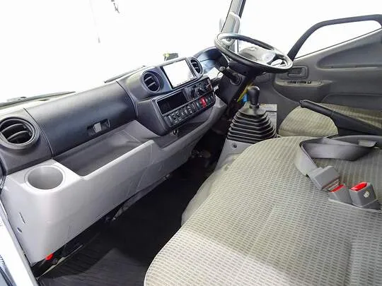 デュトロ 2t 4WD FJL 標準セミロング タダノ4段クレーン付