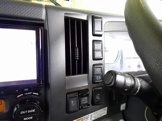 フォワード 3.75t 標準ベッドレス アルミブロック 平ボデー 210ps