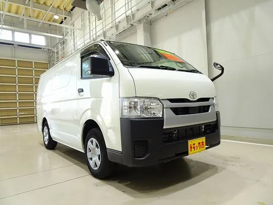 ハイエースバン DX 1t 4WD 中温冷凍車 3人乗り 4ドア