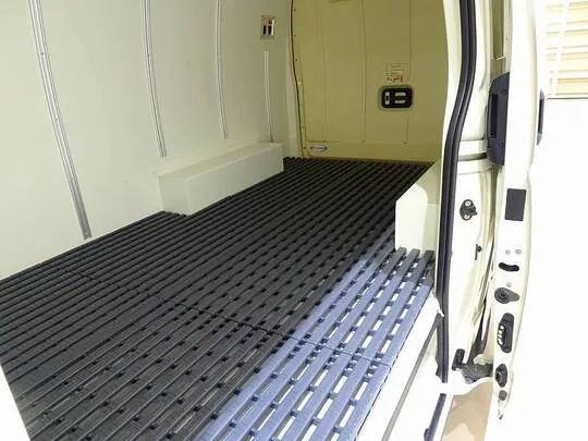 ハイエースバン DX 1t 4WD 中温冷凍車 3人乗り 4ドア