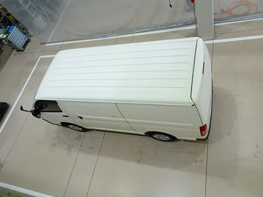 ハイエースバン DX 1t 4WD 中温冷凍車 3人乗り 4ドア