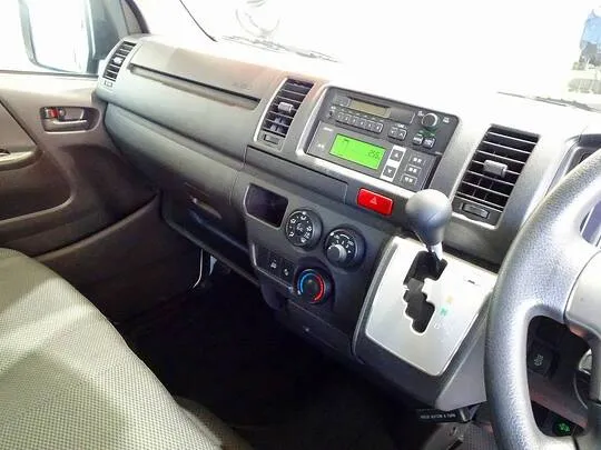 ハイエースバン DX 1t 4WD 中温冷凍車 3人乗り 4ドア