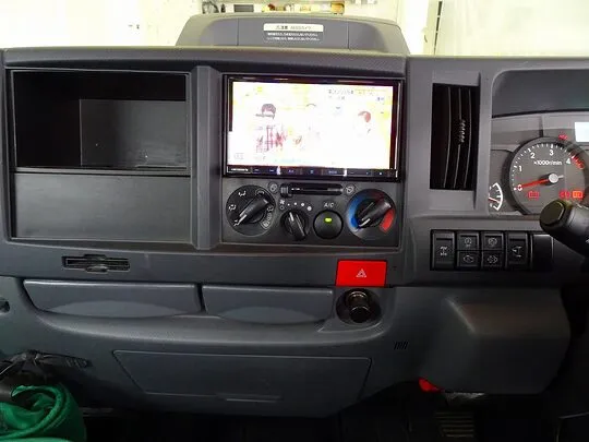 エルフ 1.55t 4WD FFL Wタイヤ 平ボデー