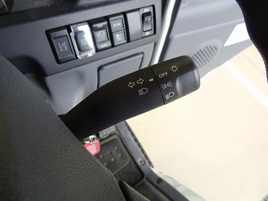 エルフ 1.55t 4WD FFL Wタイヤ 平ボデー