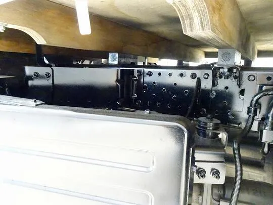 エルフ 1.55t 4WD FFL Wタイヤ 平ボデー