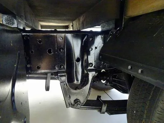 エルフ 1.55t 4WD FFL Wタイヤ 平ボデー