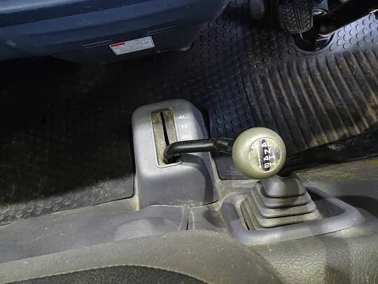 ボンゴトラック DX 1t 4ＷＤ Sタイヤ 平ボデー ガソリン