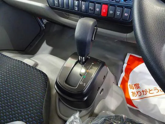 ダイナ 1.35t 4WD FJL Wタイヤ 垂直P/G付 未使用車