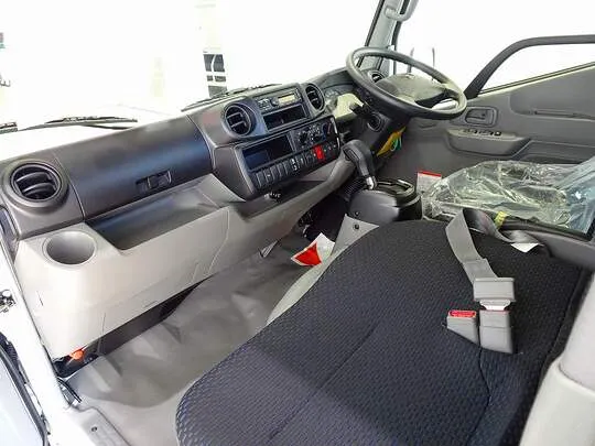 ダイナ 1.35t 4WD FJL Wタイヤ 垂直P/G付 未使用車