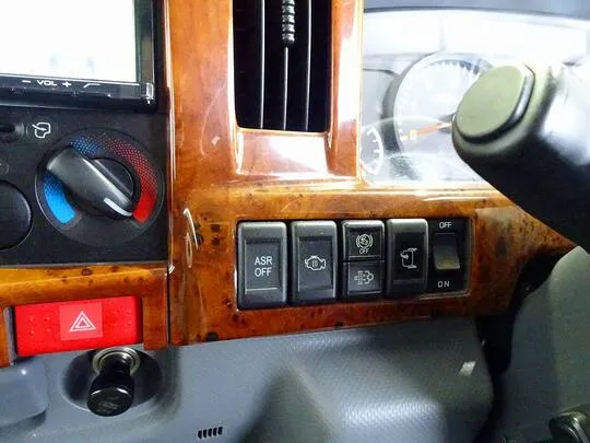 エルフ 2t FFL 標準 Wキャブ/垂直PG付 総重量5t未満