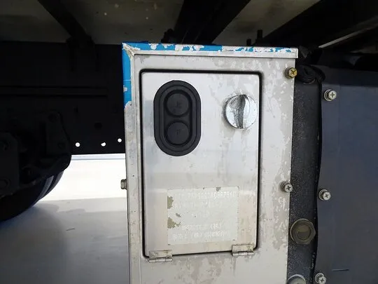 エルフ 3t 高床 ワイドロング 中温冷凍車 マルチゲート付