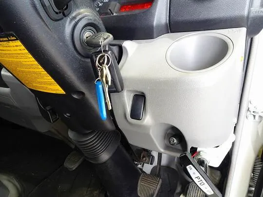 デュトロ 3t 4WD FJL 標準ロング タダノ4段クレーン付