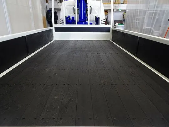 デュトロ 3t 4WD FJL 標準ロング タダノ4段クレーン付