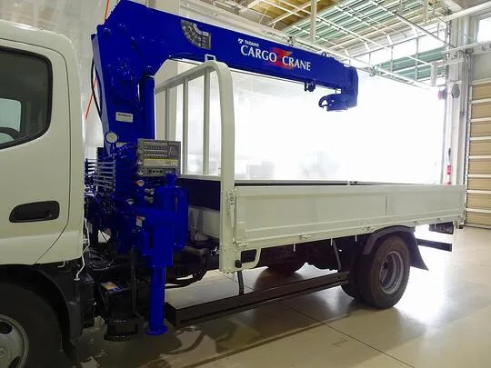 デュトロ 3t 4WD FJL 標準ロング タダノ4段クレーン付