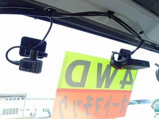 エルフ 1.5t 4WD FFL Sタイヤ 平ボデー