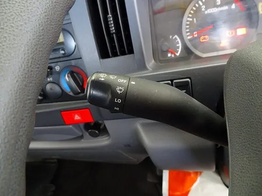 エルフ 1.5t 4WD FFL Sタイヤ 平ボデー