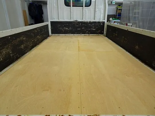 エルフ 1.5t 4WD FFL Sタイヤ 平ボデー