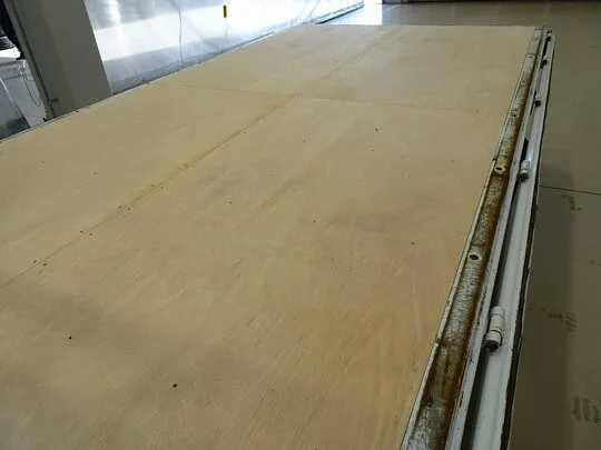 エルフ 1.5t 4WD FFL Sタイヤ 平ボデー