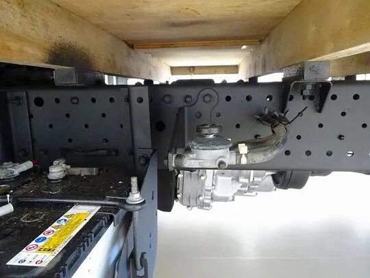 エルフ 1.5t 4WD FFL Sタイヤ 平ボデー