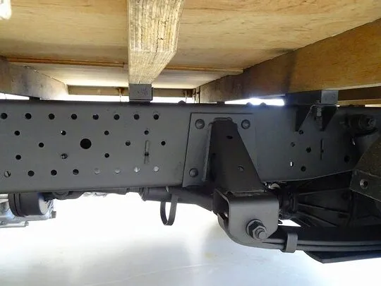 エルフ 1.5t 4WD FFL Sタイヤ 平ボデー