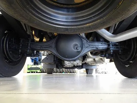 エルフ 1.5t 4WD FFL Sタイヤ 平ボデー