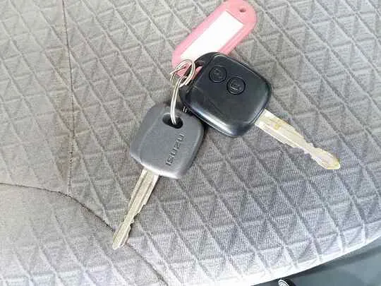 エルフ 1.5t 4WD FFL Sタイヤ 平ボデー