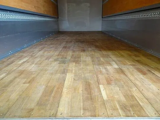 フォワード 2.7t ワイドベッド付 アルミウイング リアエアサス 210ps