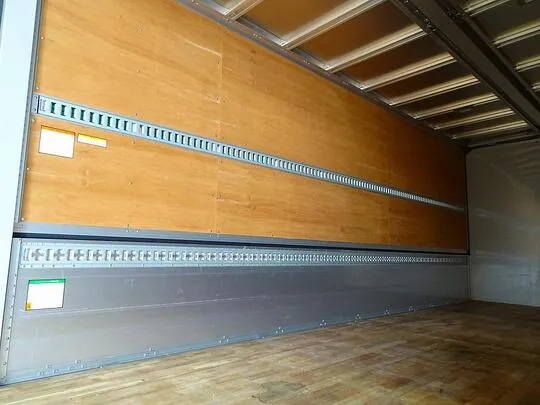 フォワード 2.7t ワイドベッド付 アルミウイング リアエアサス 210ps