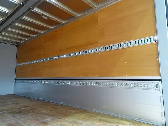 フォワード 2.7t ワイドベッド付 アルミウイング リアエアサス 210ps